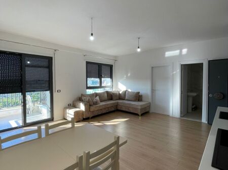 Apartament me qera 1+1- 📍Bulevardi Ri, kompleksi Ndregjoni- 550 mije leke