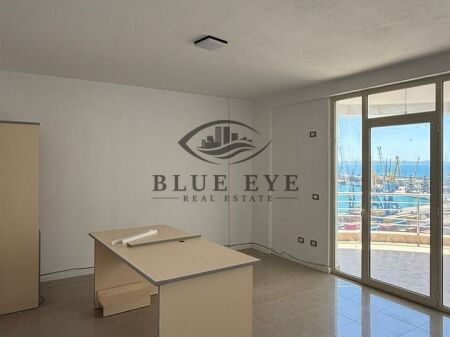 Apartament 3+1 me Qira në Rruga e re e Portit, Durrës