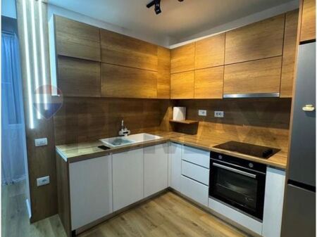 Qira Apartament 2+1+2 në Xhamllik!