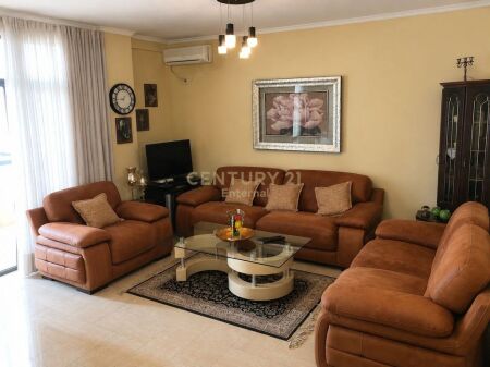 Rruga e Elbasanit - Shitet 3+1+2 + Post Parkimi 320,000€ | 125 m²