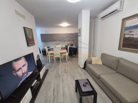Qera, Apartament 1+1+Verande+Post Parkimi, Medreseja, Tirane 650 €