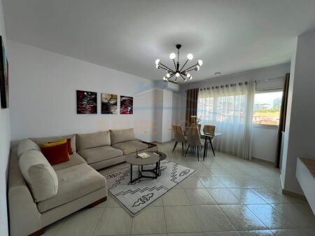 Shitet, Apartament 2+1, Komuna e Parisit.