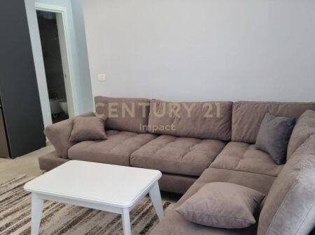 JAPIM ME QIRA APARTAMENT 1+1 I MOBILUAR RRUGA 5 MAJI! 500 € /Muaj