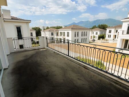 🏡LUXURY villa with swimming pool for sale in Rolling Hills 2✨