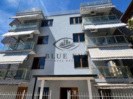 Objekt per shitje me 10 Garsoniere dhe Apartament 3+1, Kavaje!