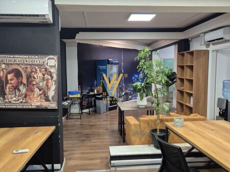 JEPET ZYRE 150 M2 ME QERA TEK GLOBI, RRUGA KAVAJES 900 EURO