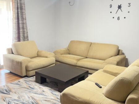 AFFITTASI 1+1 XHAMLLIKU RR.XHANFIZE KEKO  50.000 LEKE