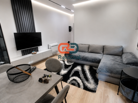 Tek Kodra E Priftit, Jepet Me Qira, Super Apartament 1+1 I Sapo Investuar Dhe I Pa Banuar Me Pare!!!