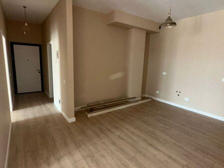 📌 Shitet Apartament 1+1 – Porta Tirana e Re