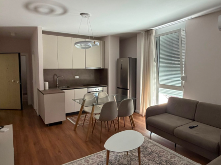 FOR RENT 2+1 APARTMENT – MAHMUT FORTUZI STREET, NEAR VOJO KUSHI MONUMENT