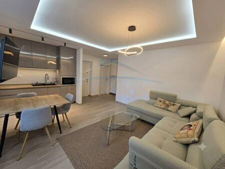 Shitet, Apartament 2+1, Brryli, Tiranë. UNA70660