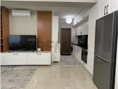 Apartament - Për Qira - Kopshti Botanik, Tiranë