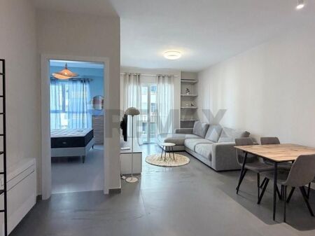 For rent 1+1 Aura Residence