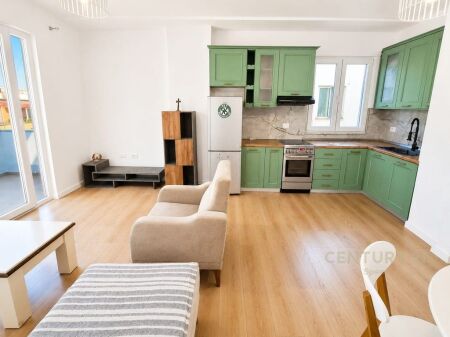 Jepet me Qira Apartament 2+1+2 në Yzberisht!