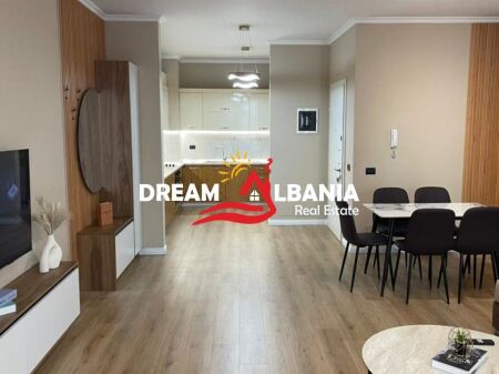 Jepet apartament 2+1 me qera tek Rruga e Barrikadave prane Bustit Vojo Kushi,  (ID 42215590)
