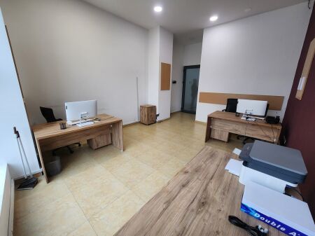 OFFICE FOR RENT 36 M2 MYSLYM SHYRI 38,000 LEKE FH-80248