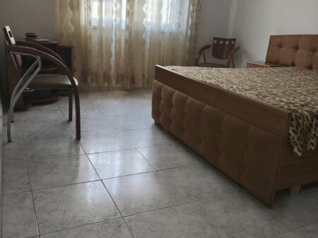 Apartament me qera 1+1- 📍Bulevardi Bajram Curri, prane Pallati me Shigjeta 350 mije leke