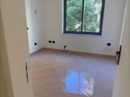 UFFICIO IN AFFITTO 70 M2 BLLOK 65.000 LEKE FH-80422