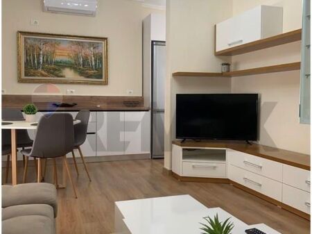 2+1 apartment for rent near the New Bazaar.