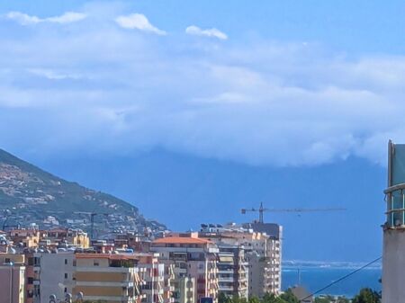 OKAZION SHITET APARTAMENT 2+1+2 + 2 BALLKONE NE ZEMER TE TRANSBALLKANIKES ME PAMJE DETI