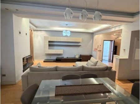 Shitet Apartament 2+1+2+Garazh te Myslym Shyri