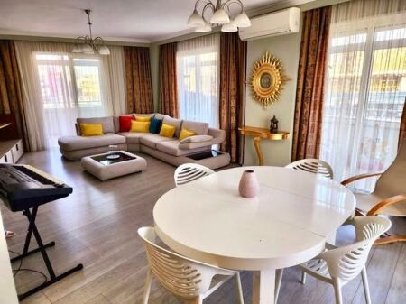 Apartament me Ballkon Panoramik pranë Durrës Marina