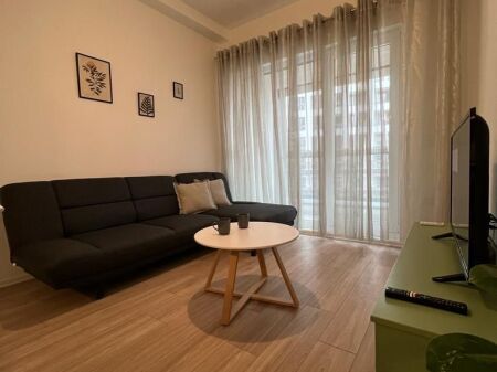 Appartamento 1+1, Frosina Plaku!