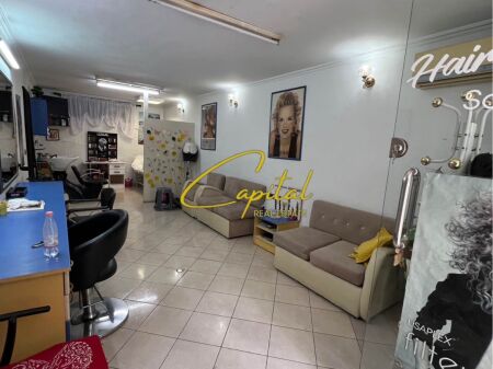 SHOP FOR RENT 40 M2 BARRICADES STREET 50,000 LEKE