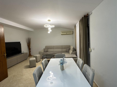 Qera | Shtëpi private 2 + 1 | Kodra E. Priftit | 550 €/muaj