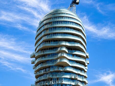 🚨 **SHITET APARTAMENT 1+1 TEK TIRANA'S ROCK** 🚨