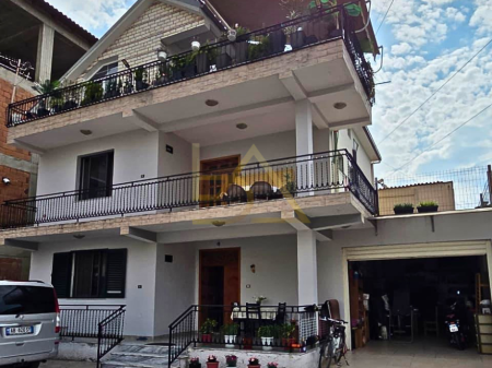 Villa su 3 piani in vendita – Nuovo Boulevard, Tirana