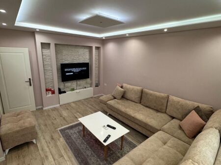 Appartamento 1+1 in Affitto a 21 Dhjetori Tirane