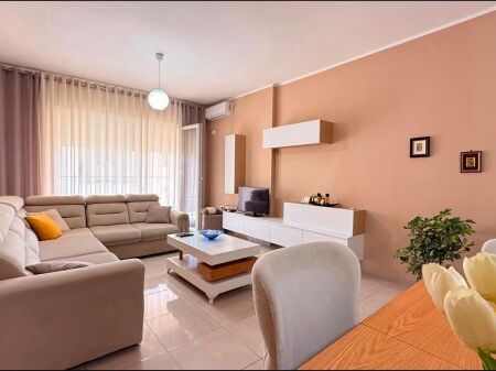 🏢After the Former Durres Restaurant, a 2+1+2 apartment, furnished, is for rent 60,000Leke