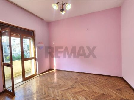 Apartment for sale in Bllok (university book)
