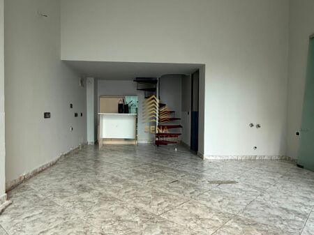 Shitet, Njesi Biznesi 29m2, Rruga 5 Maji, 6,700,000 Lek (ID:SRE-M001)