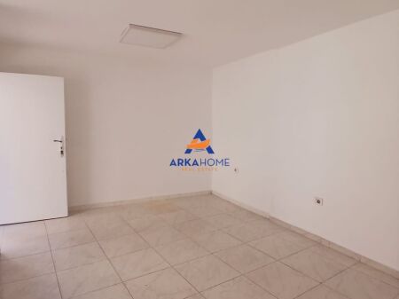 BUSINESS PREMISES FOR RENT 25M2 "FORTUZI STREET" 50,000 LEKE