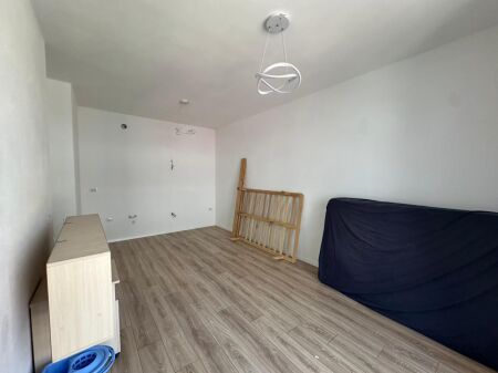 Apartament 1+1 me qira bosh tek Univers City