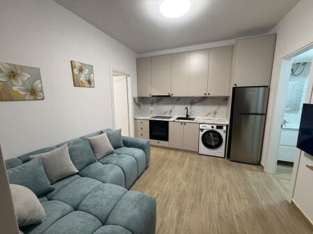 🏢Ne zonen e 5 Majit,prane Blackstone Lounge jepet me qera apartament 1+1,i mobiluar.45,000Leke