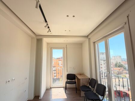 🏢 LOCALE UFFICIO IN AFFITTO 📍 Vicino Hotel Mondial – Tirana
