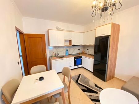 Fresku, Apartament 1+1 Per Qira