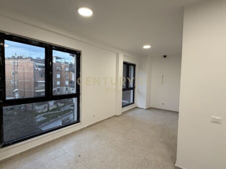 Office space for rent near the New Bazaar!