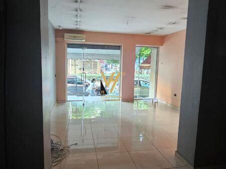 SHOP FOR RENT 33 M2 ON BARDHYL STREET 80,000 LEKE