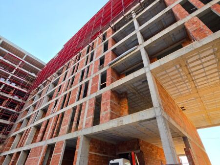 Shitet Ap:  2+1+2 1 Ballkon & GARAZHD  Riverside Residence - Përball Deliorgjit ( 111m²)  Kati 5, Çmimi: 188K€ Përfshirë Parkimin 