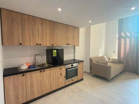 Jepet me qira 1+1 Duplex Tek Amerikan 3 Golden Park 400 mije leke
