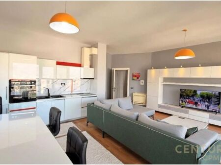 Apartament 2+1+2 në shitje tek Xhamia Kopshti Botanik 230000€ | 120 m²