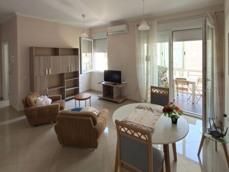 APARTMENT 1+1 FOR RENT INSIDE THE NEW MARKET