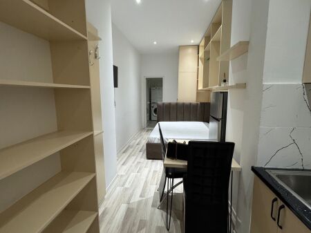 Qera | Garsoniere | Qender – Rruga e Barrikadave | 450 €/muaj