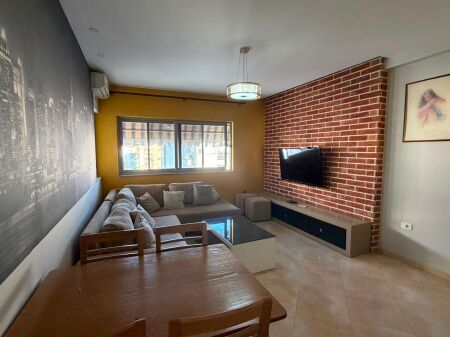 Apartment 1+1 afer vila L per 400€