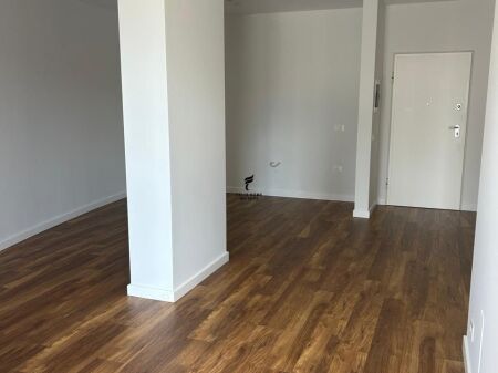 ZYRE ME QERA 116M2 KOMUNA E PARISIT 1.700 EURO FH-80755