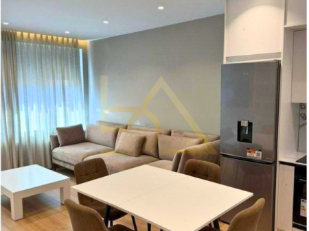 Shitet Apartament 1+1 – Kompleksi Xheluks, Rruga e Elbasanit, Tiranë